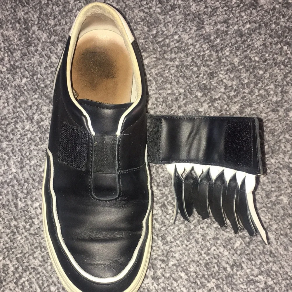 Tod’s Loafers Kiltie Fringe Black and White Leather Slip-on Sneakers Size 5
